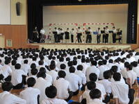 学校で応援練習
